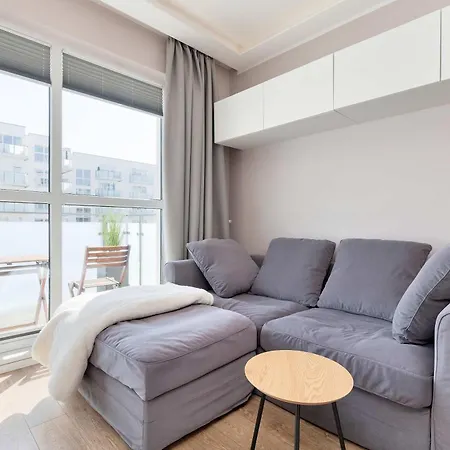 아파트 Stylish & Modern With Parking And Balcony By Renters *