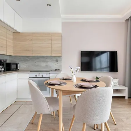 Stylish & Modern With Parking And Balcony By Renters 아파트 *