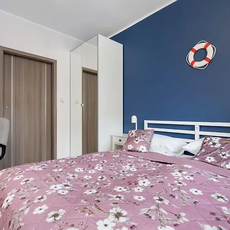 Stylish & Modern With Parking And Balcony By Renters * Gdyně